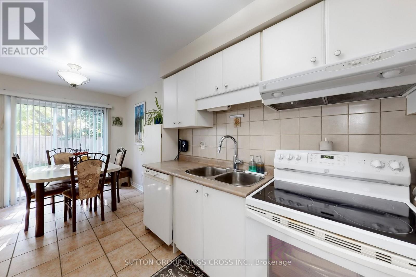 63 Mistleflower Court Property Photo 7