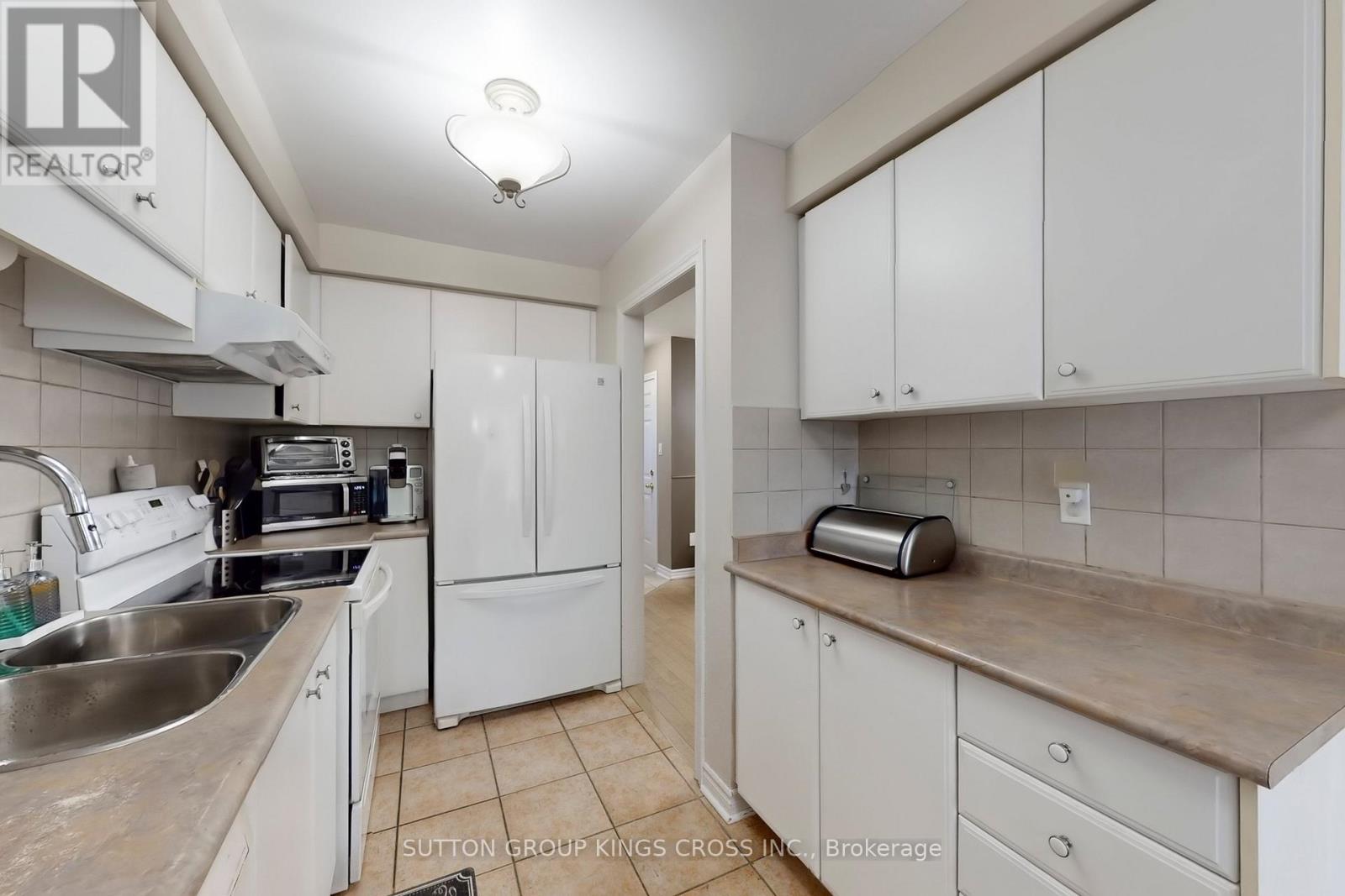 63 Mistleflower Court Property Photo 8