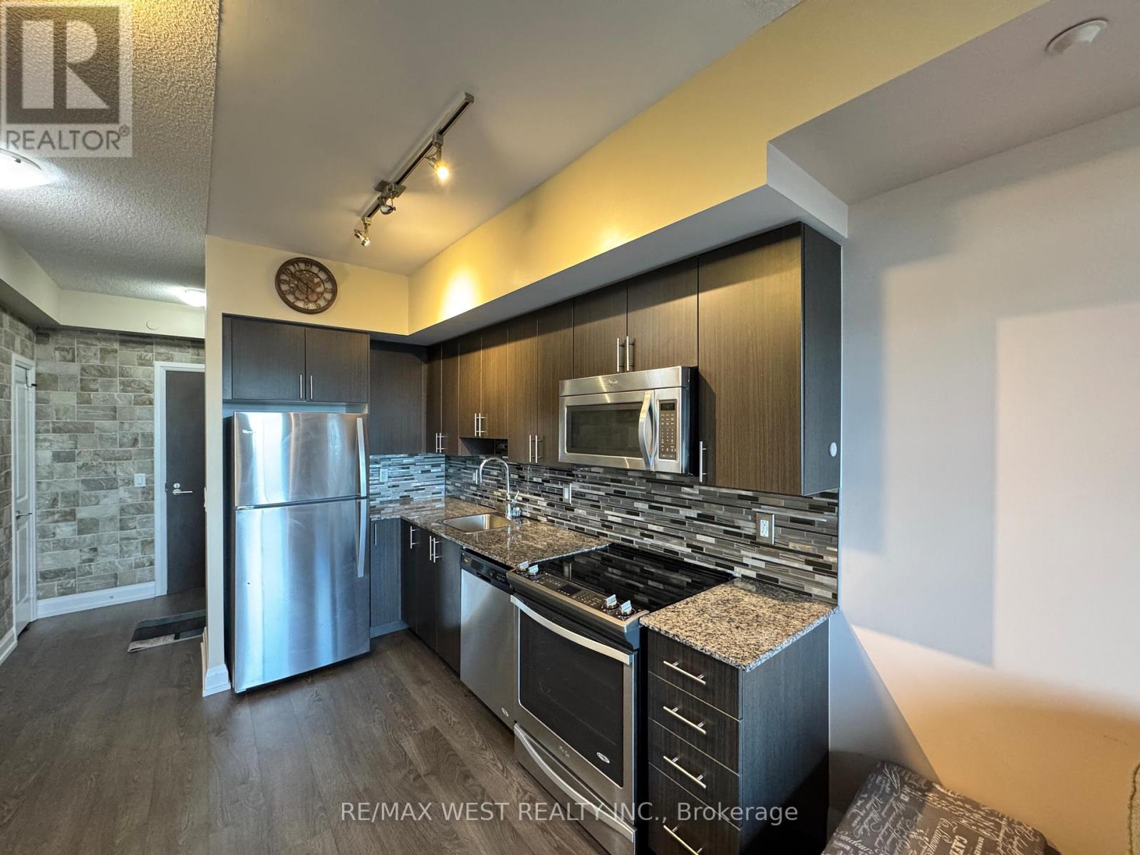 714 - 7900 Bathurst Street Property Photo 2