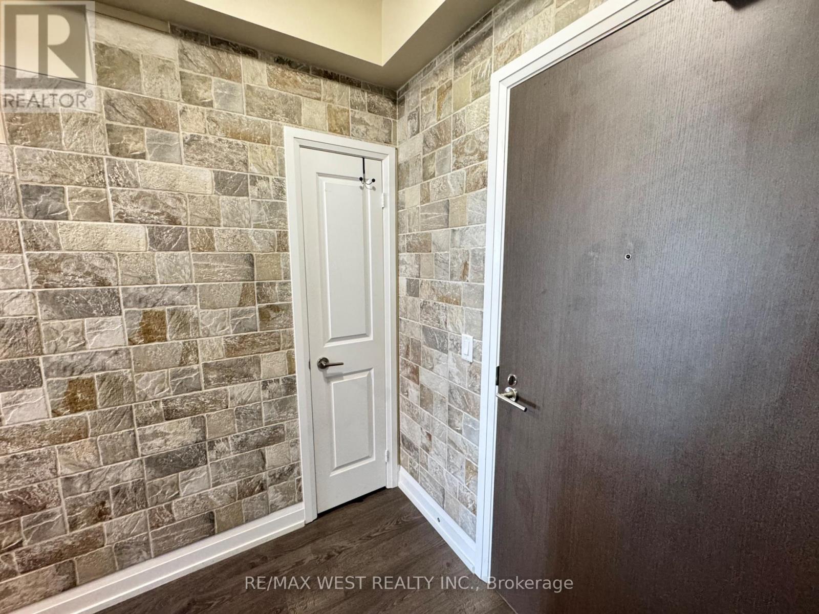 714 - 7900 Bathurst Street Property Photo 3