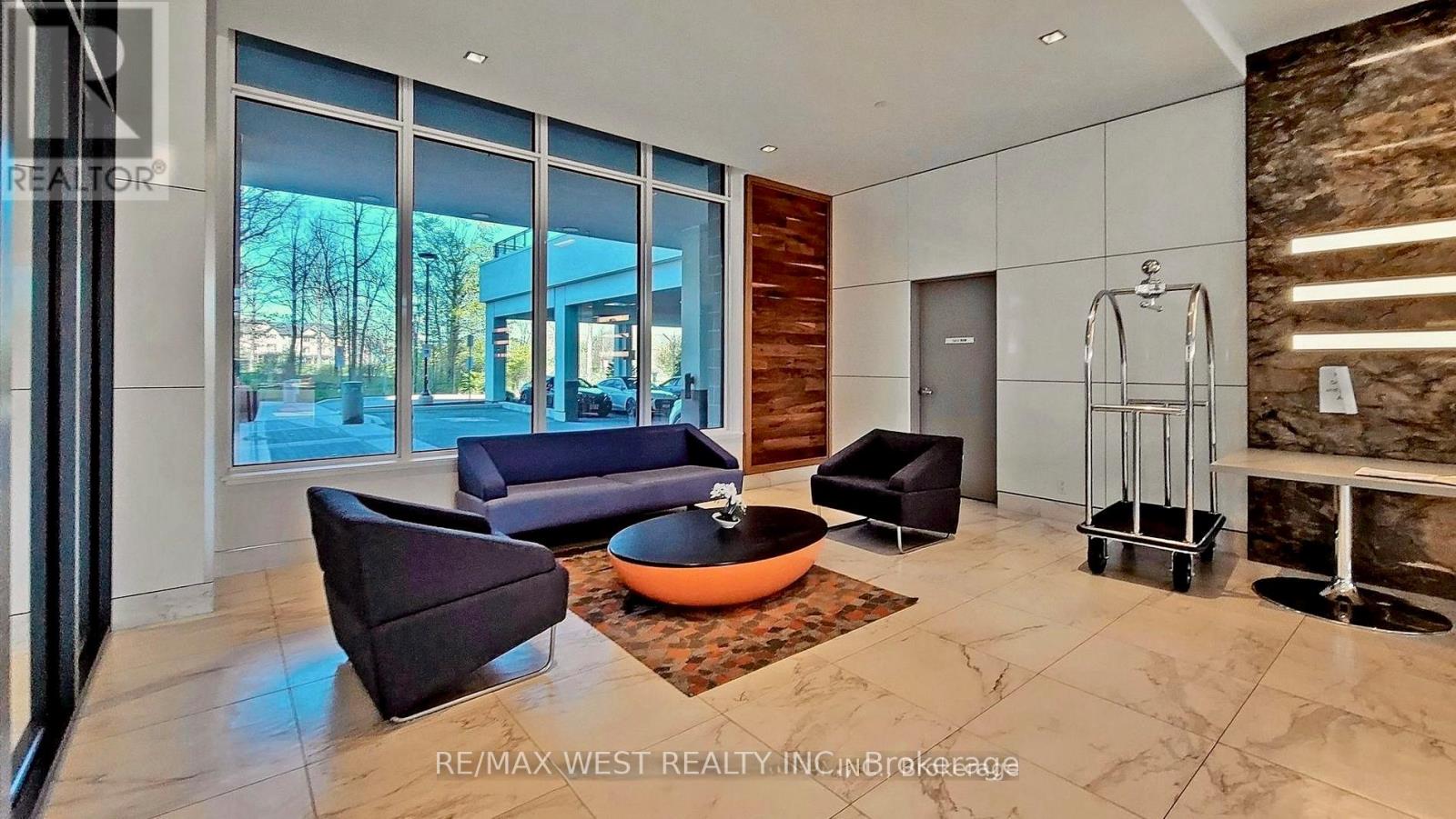 714 - 7900 Bathurst Street Property Photo 17