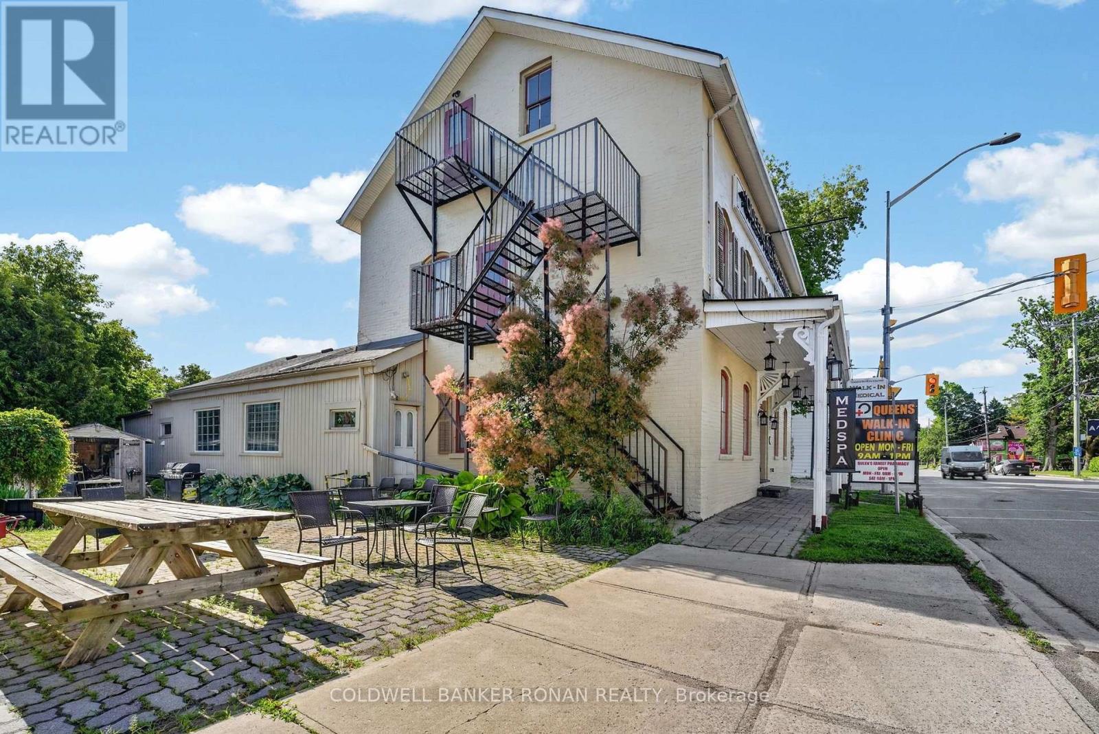 238 Barrie Street Property Photo 17