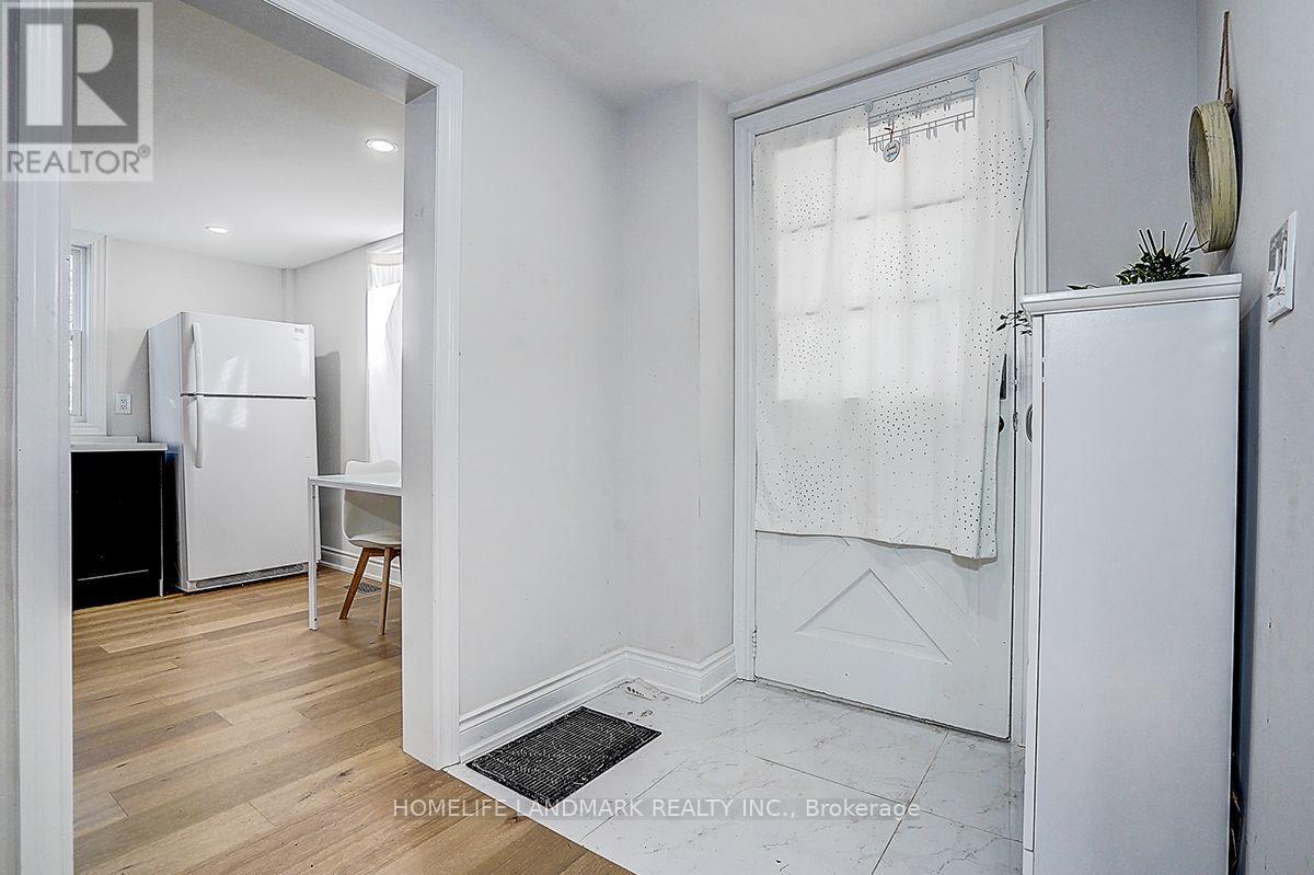 18846 Leslie Street Property Photo 2