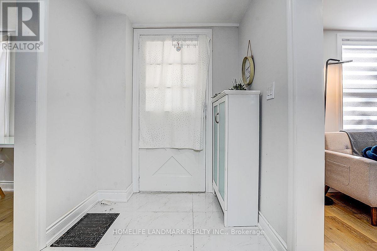 18846 Leslie Street Property Photo 3