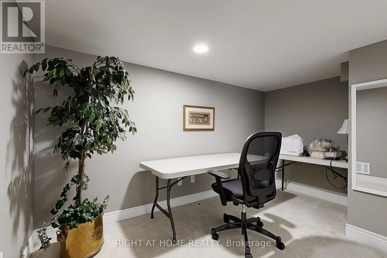 9 Arlington Way Property Photo 31