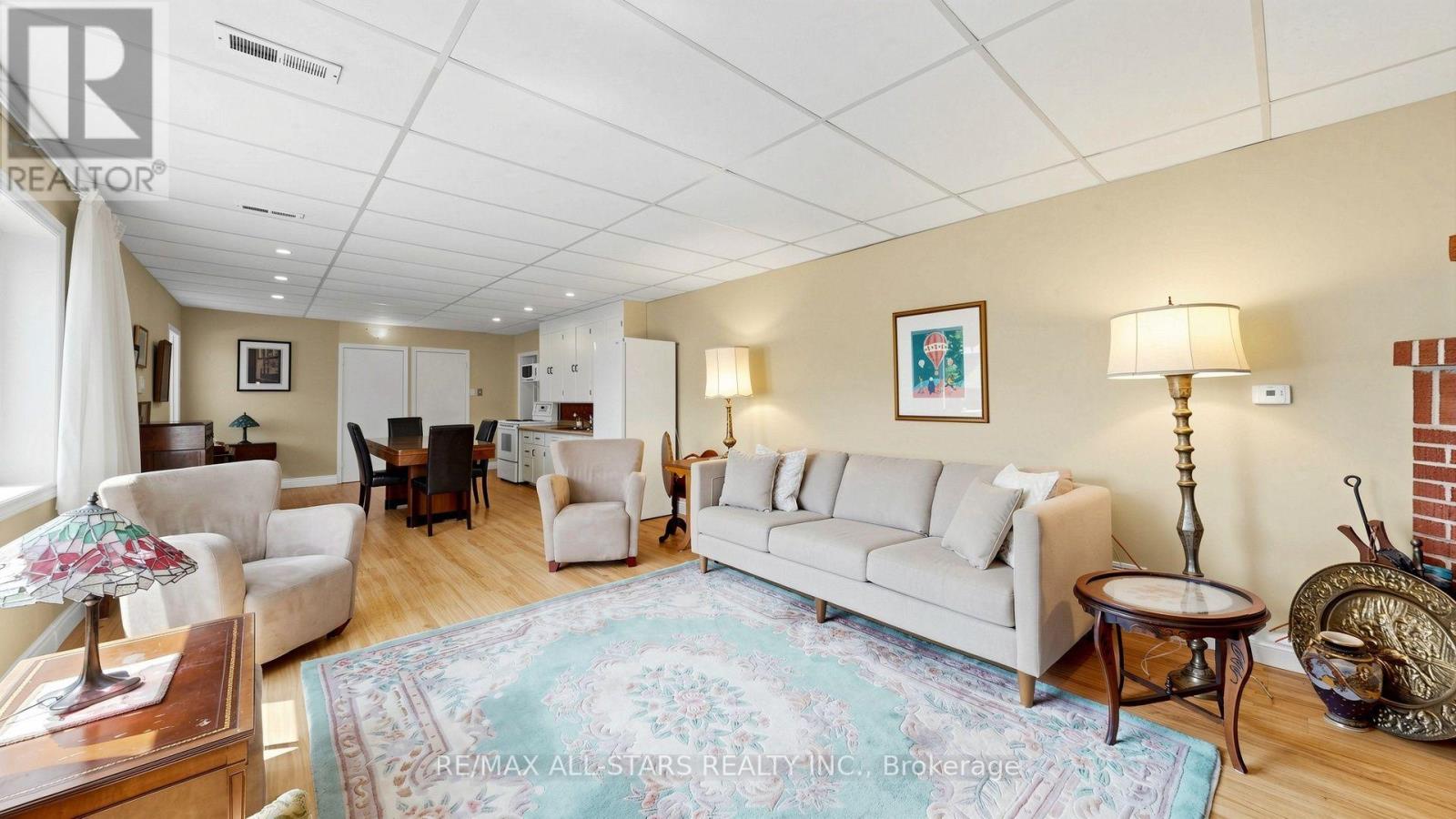 43 Toronto Street N Property Photo 14