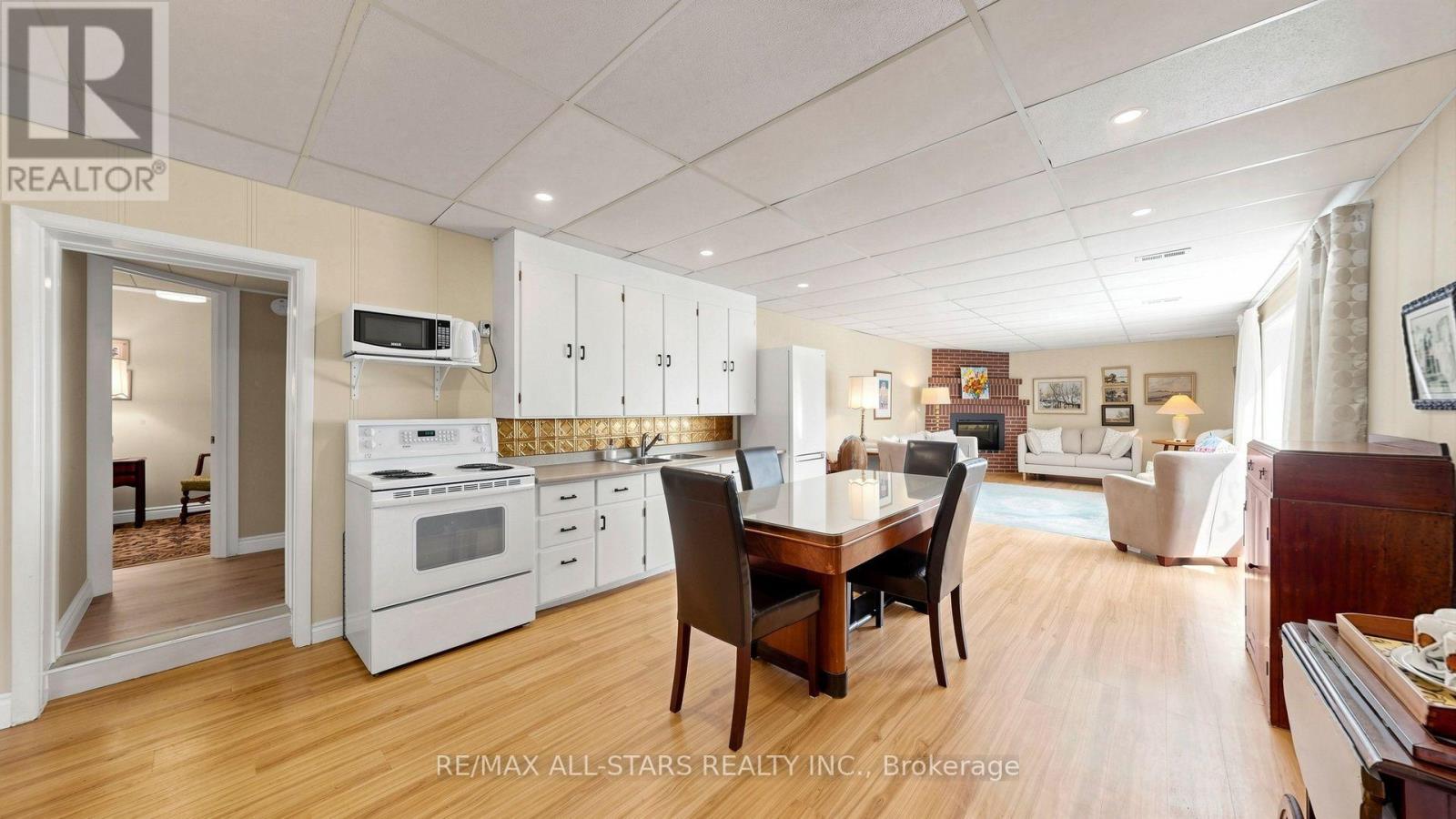 43 Toronto Street N Property Photo 17