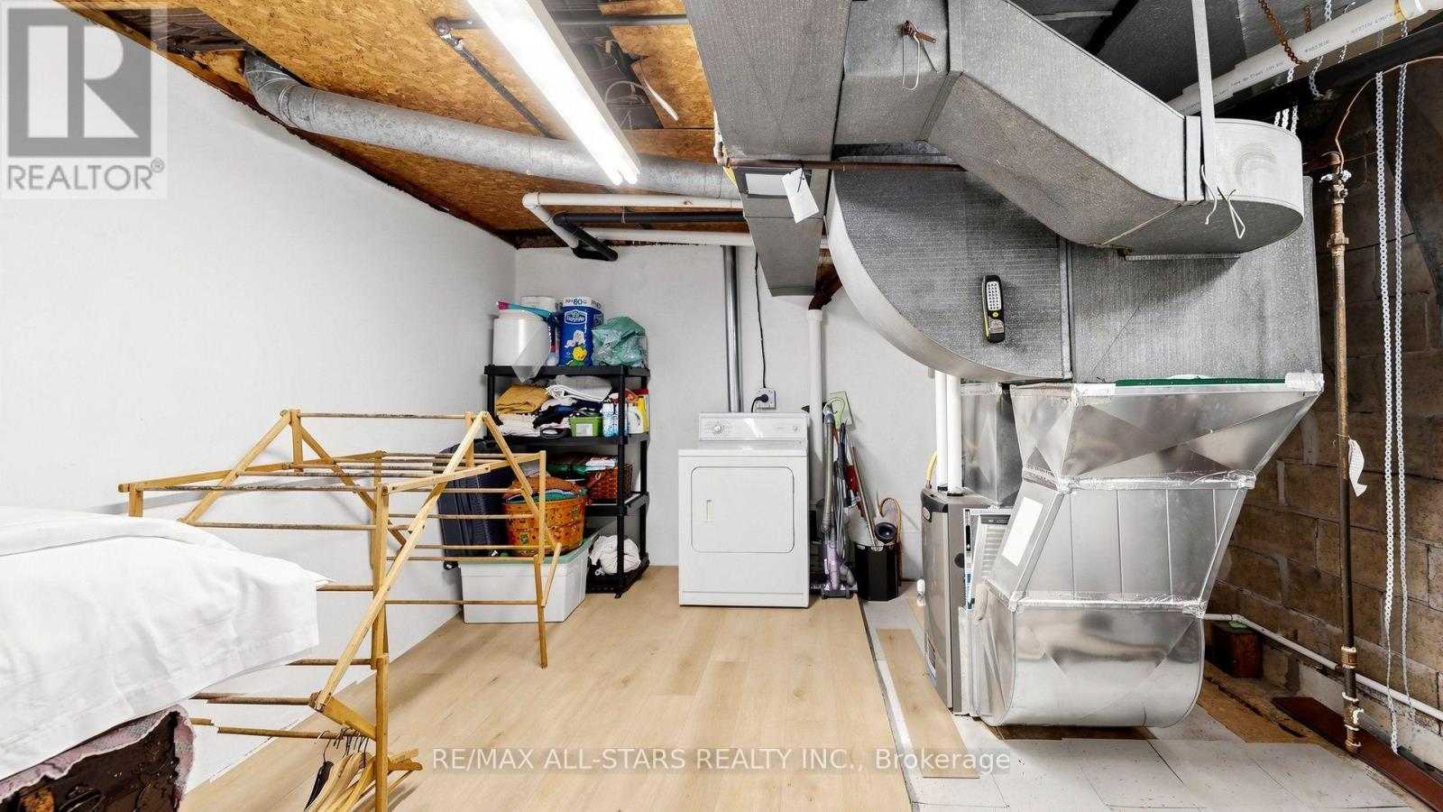 43 Toronto Street N Property Photo 23