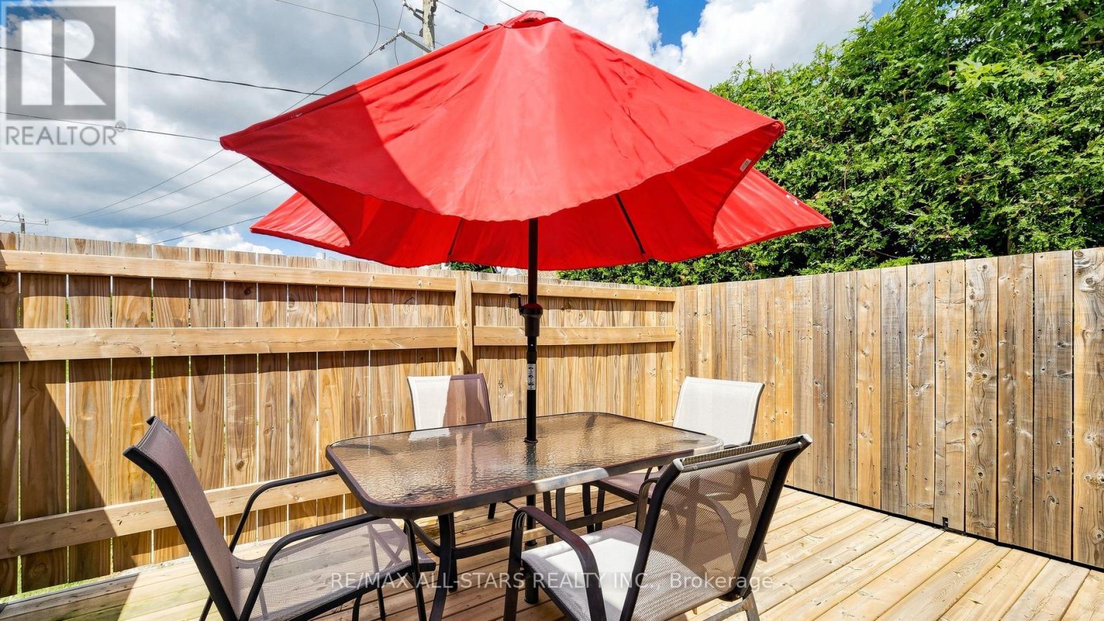 43 Toronto Street N Property Photo 24