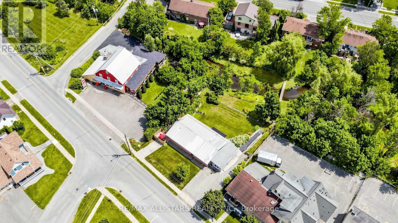43 Toronto Street N Property Photo 32