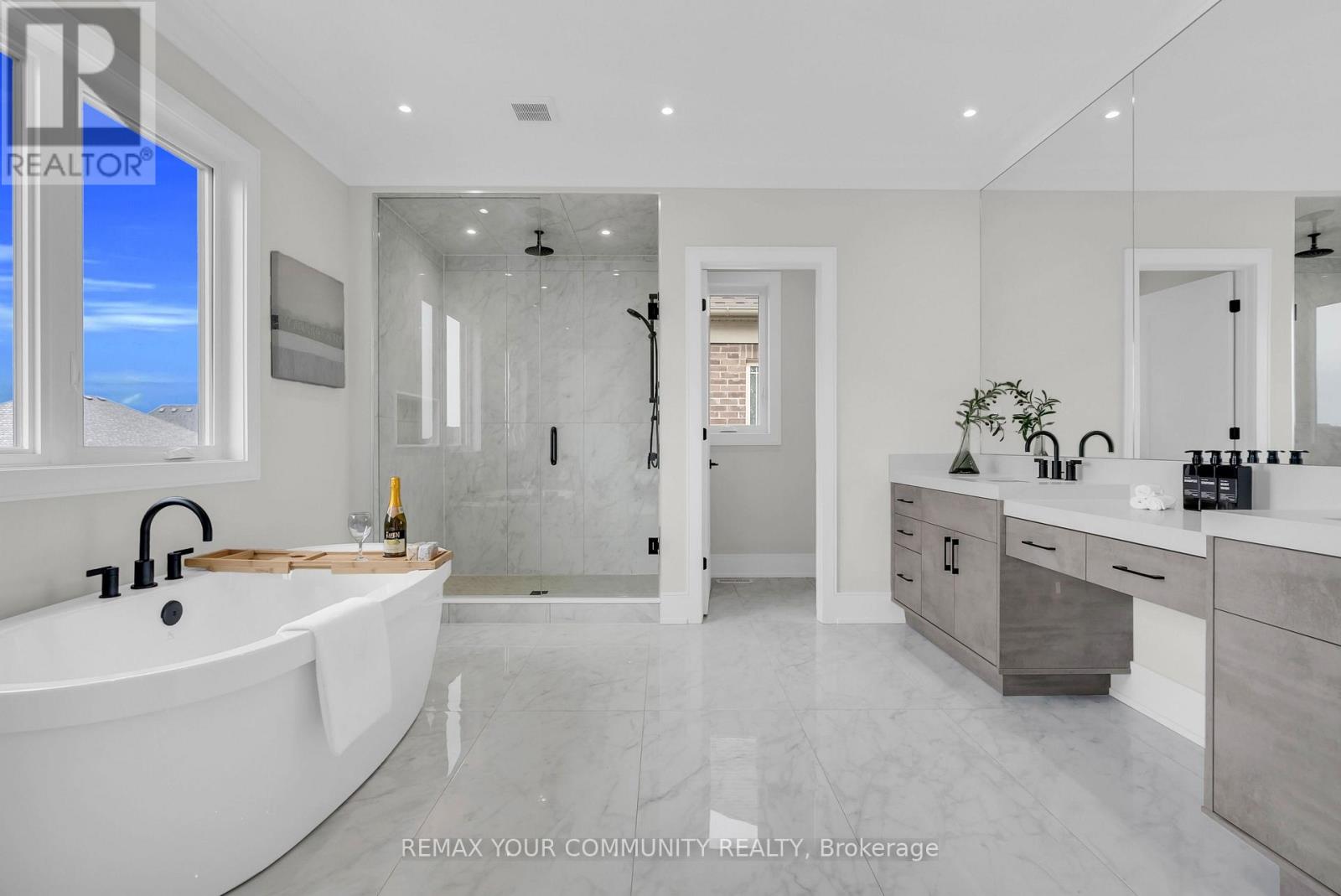 23 Menotti Drive Property Photo 41