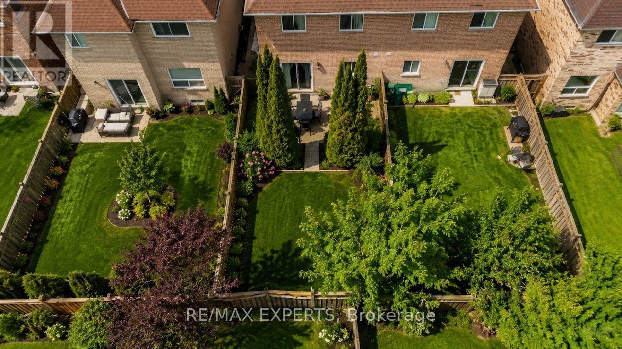 62 COLONIAL CRESCENT