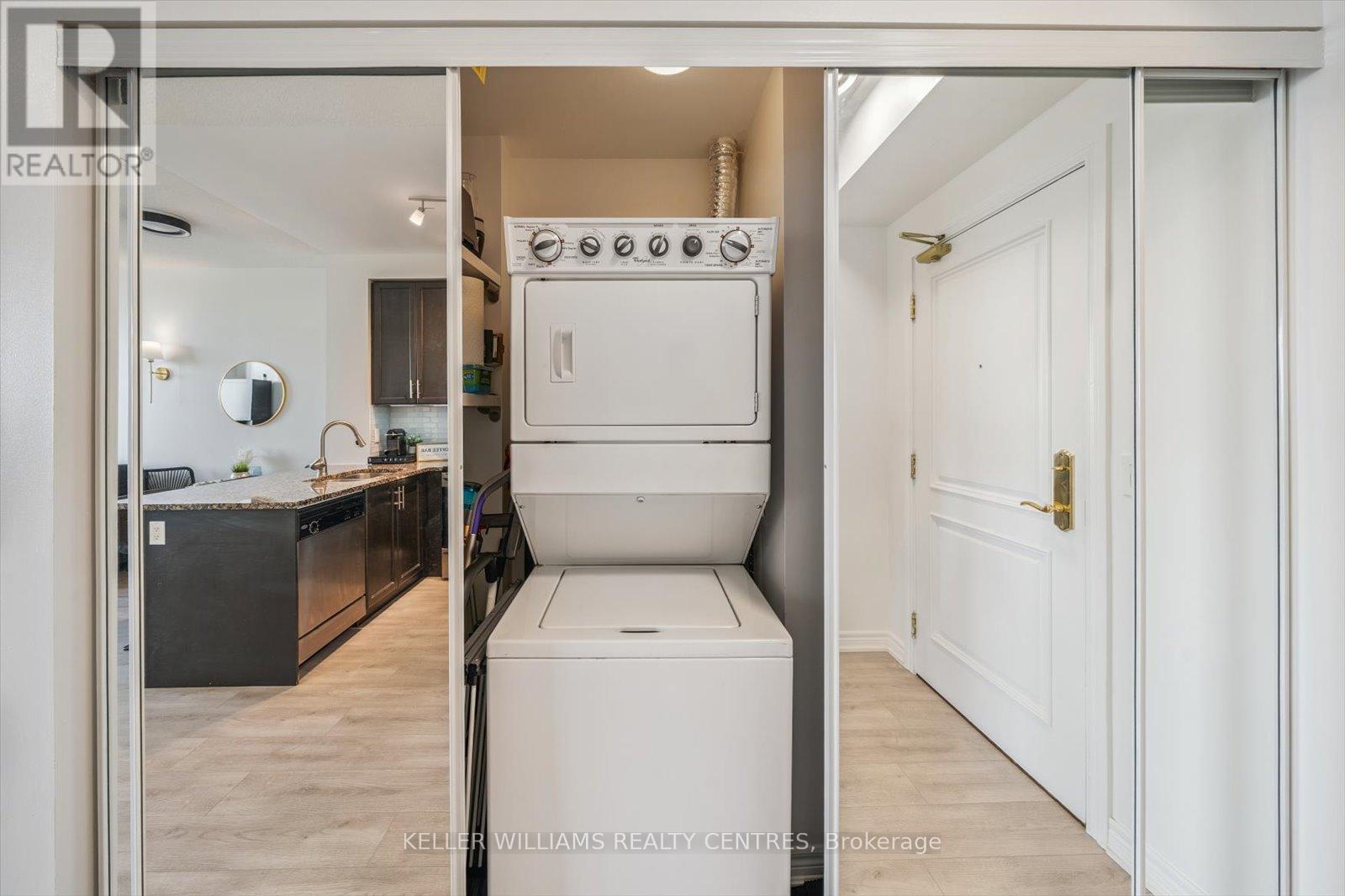 902 - 9245 Jane Street Property Photo 13