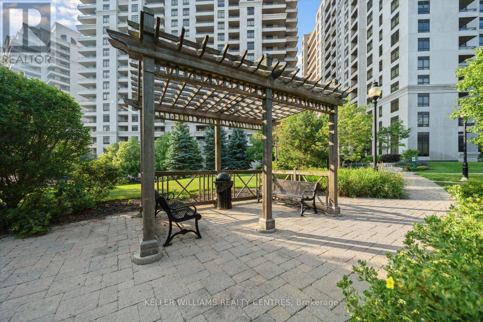 902 - 9245 Jane Street Property Photo 30