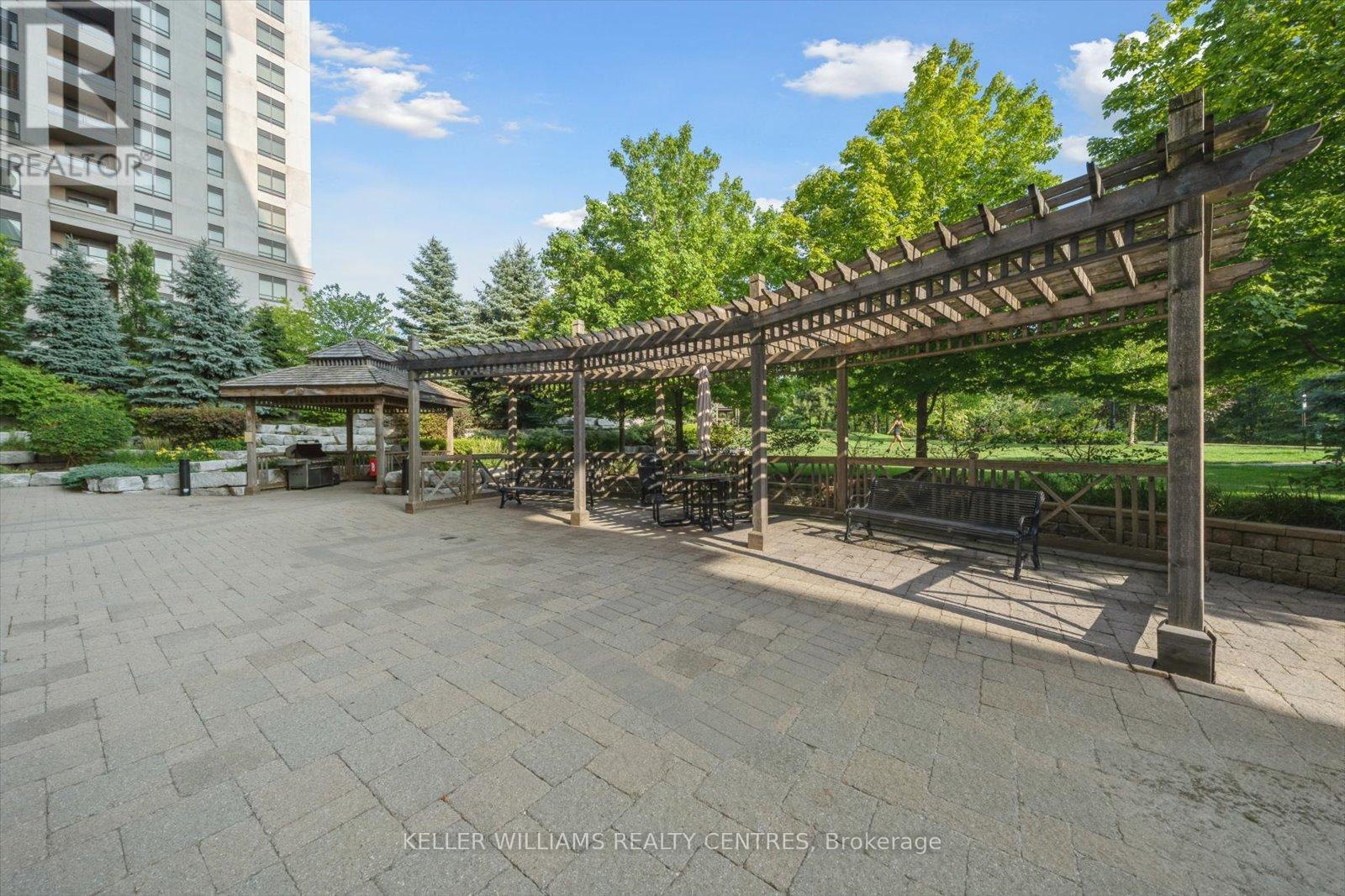 902 - 9245 Jane Street Property Photo 32