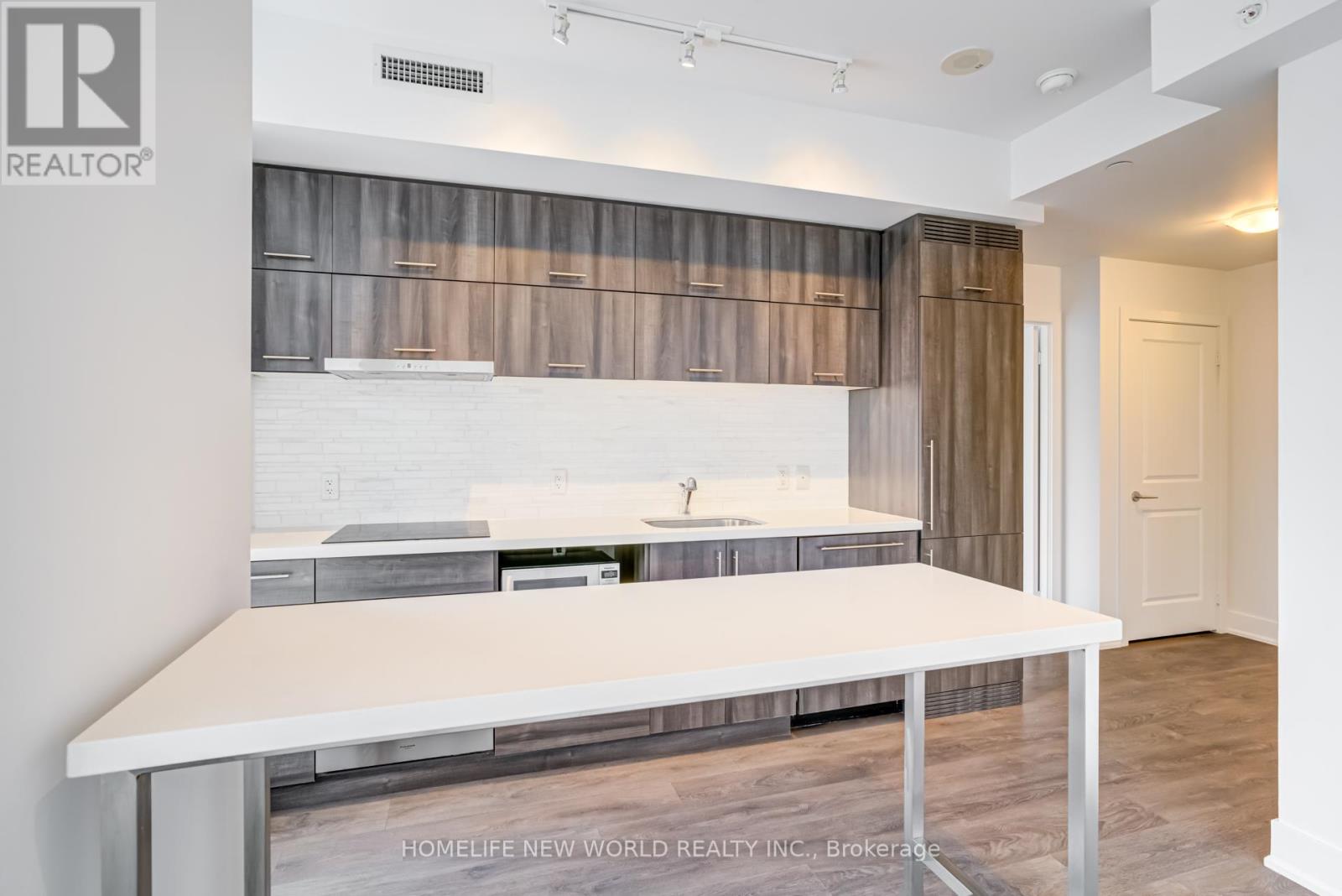 1014 - 8081 Birchmount Road Property Photo 7