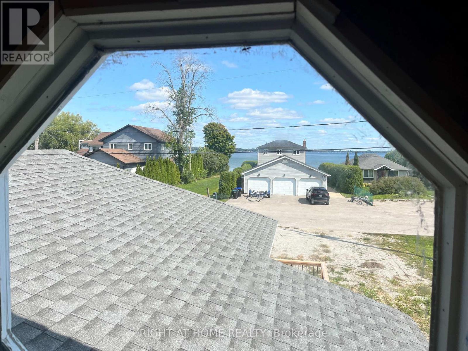 412 Limerick Crescent Property Photo 7