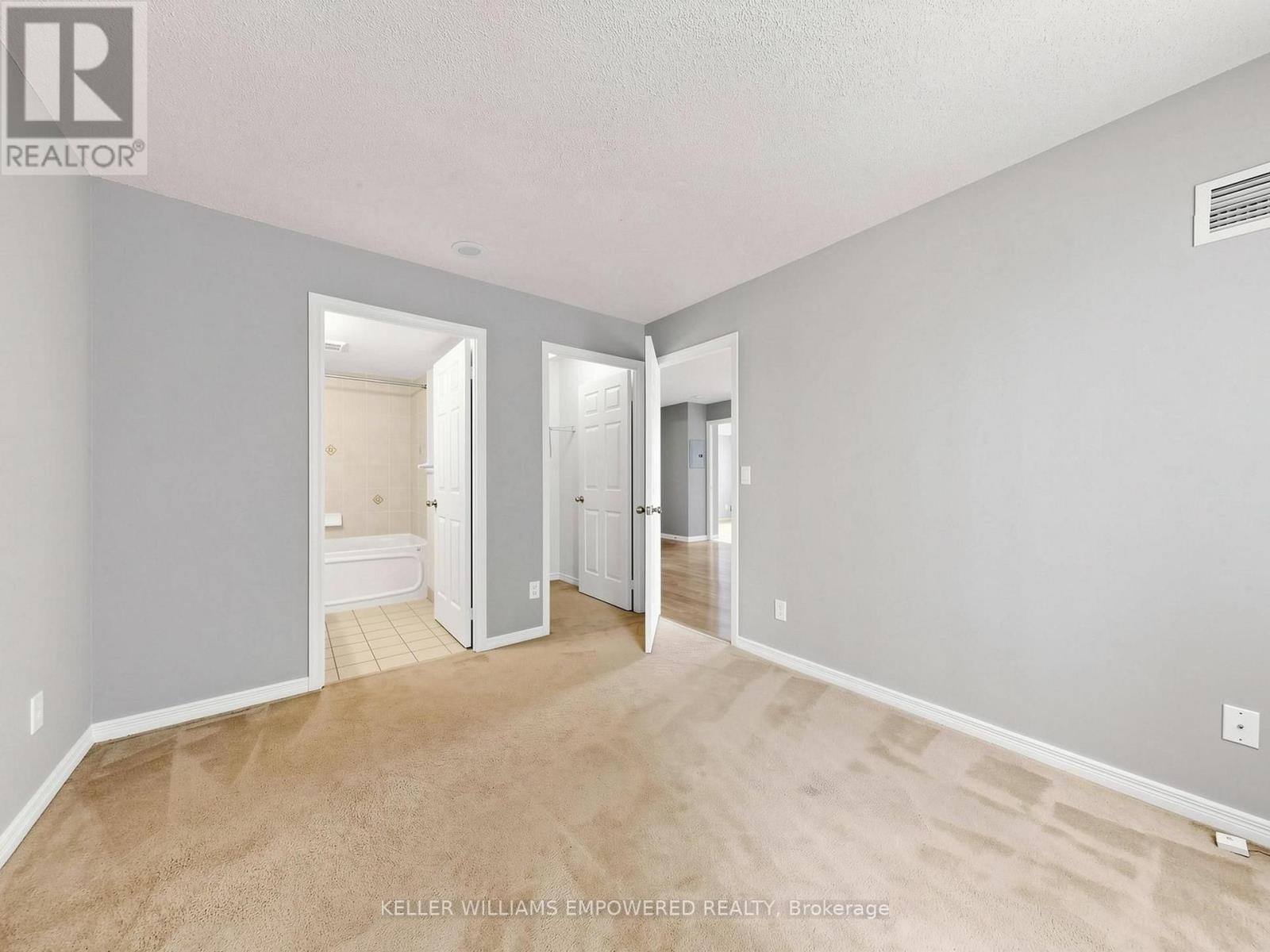 211 - 11 Oneida Crescent Property Photo 14
