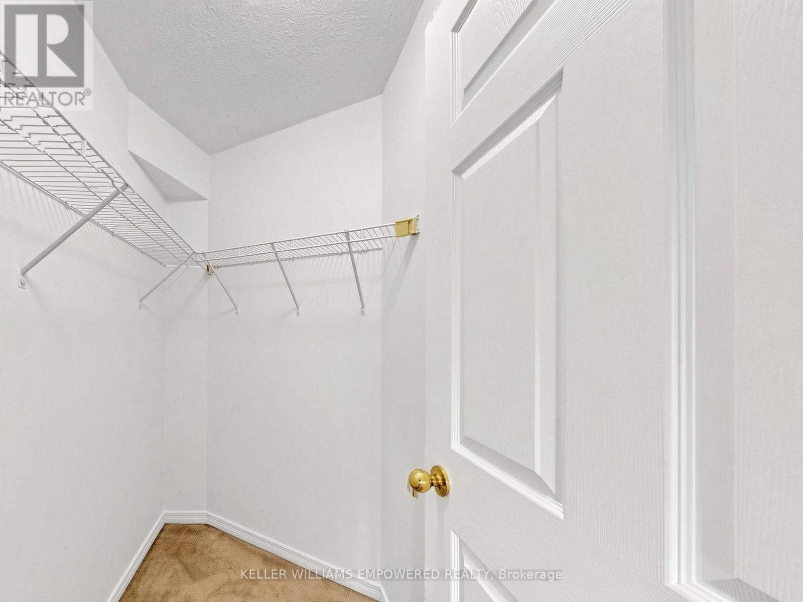 211 - 11 Oneida Crescent Property Photo 15