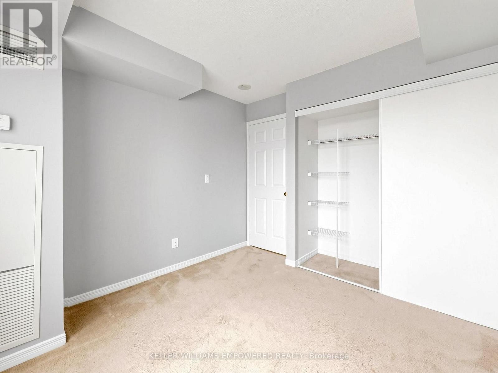 211 - 11 Oneida Crescent Property Photo 19