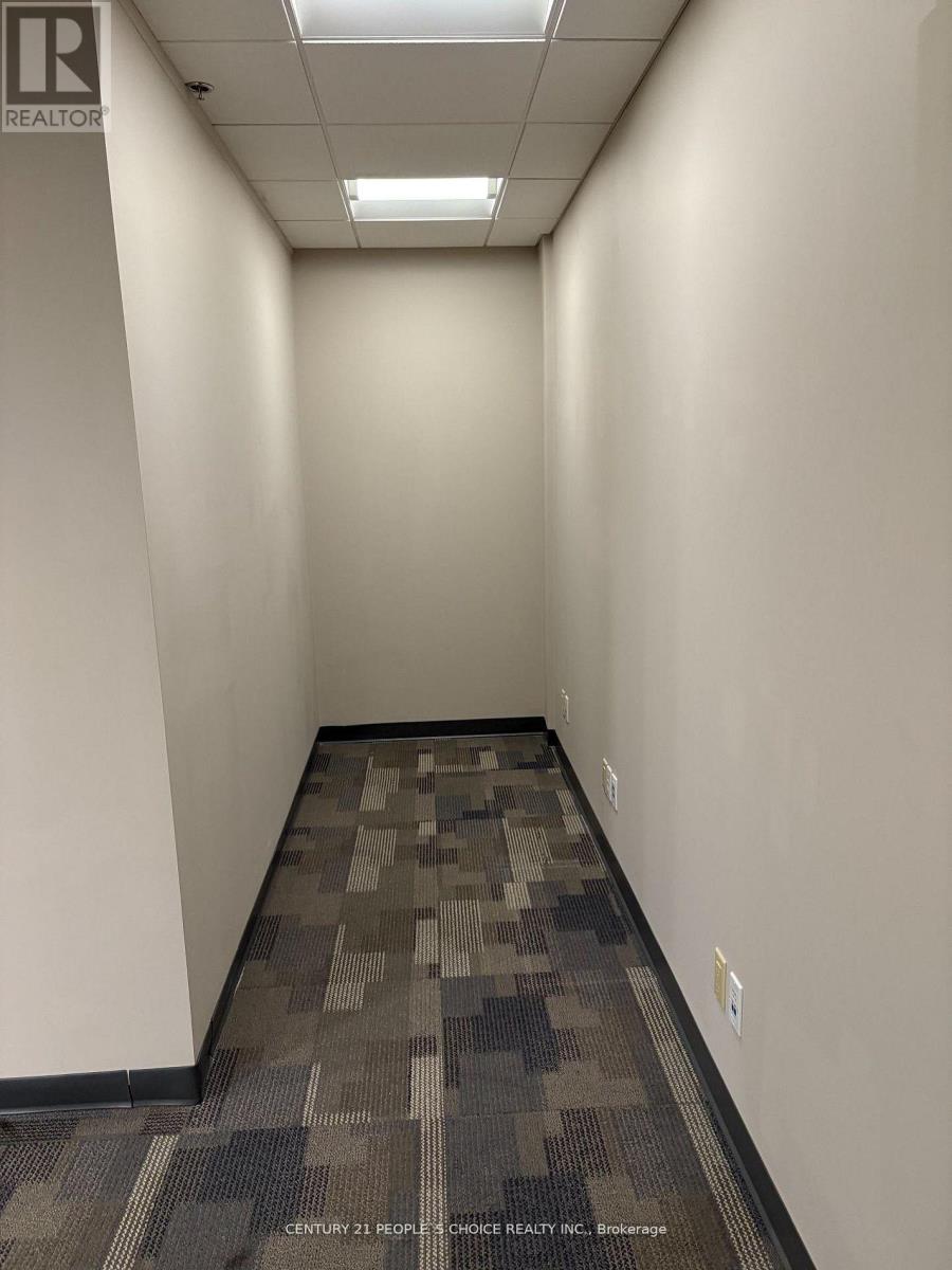 14 - 595 Cityview Boulevard Property Photo 8