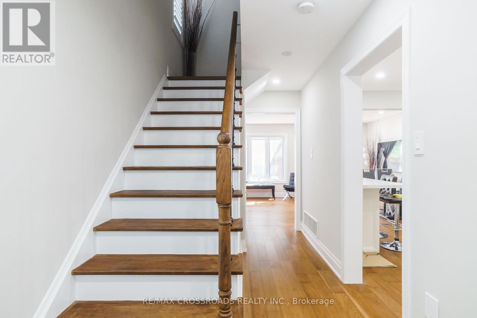 50 Widdifield Avenue Property Photo 3