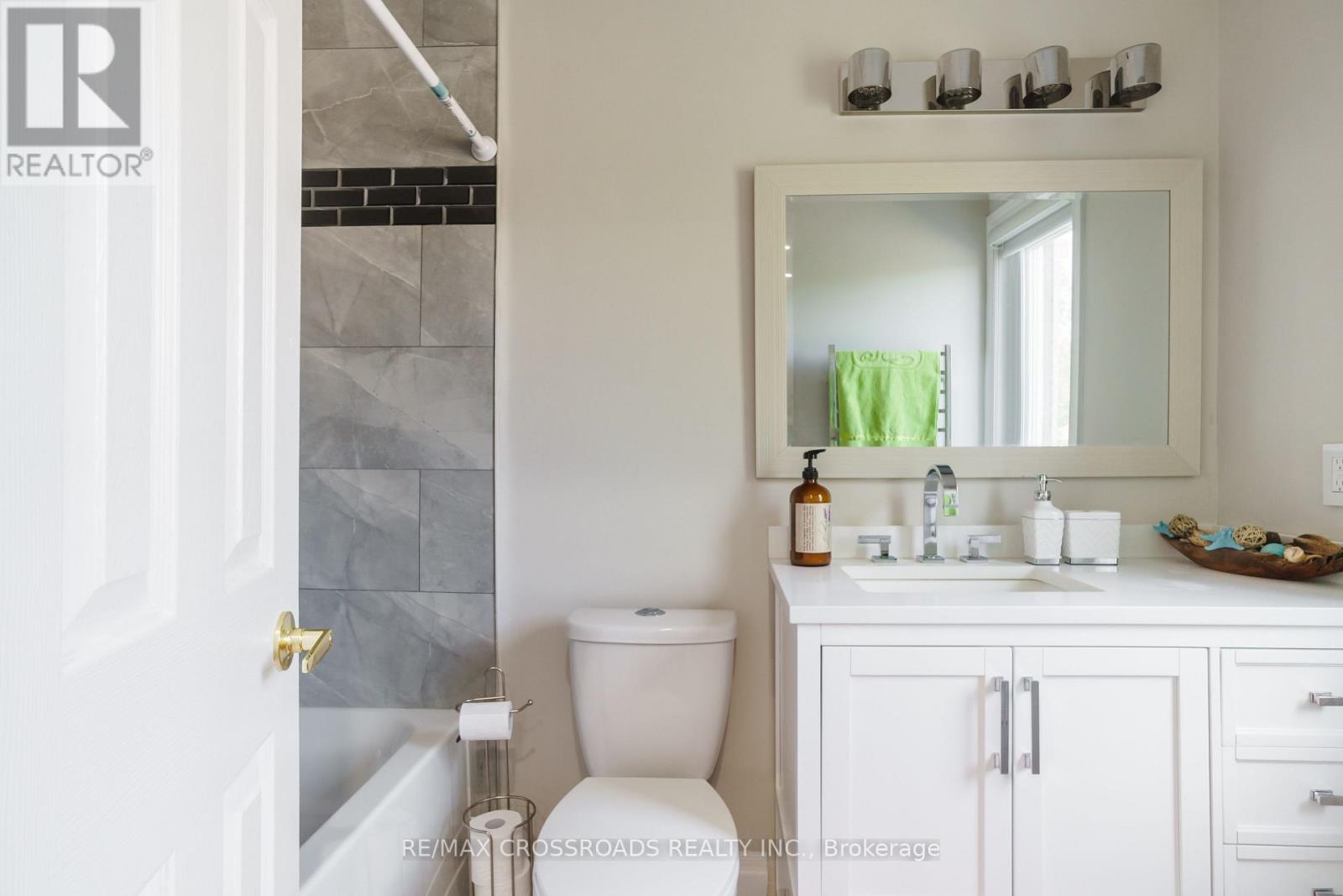 50 Widdifield Avenue Property Photo 12