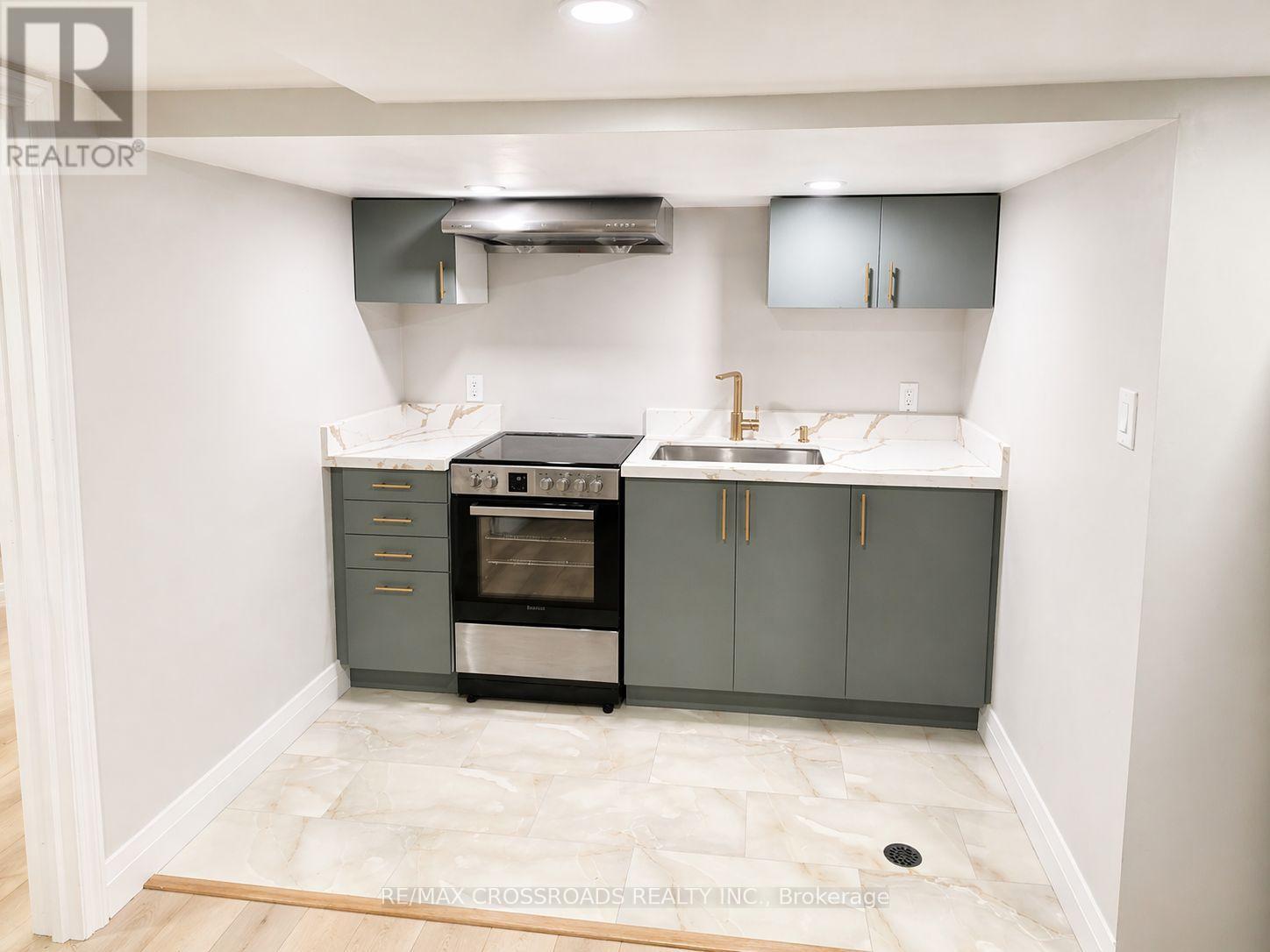 50 Widdifield Avenue Property Photo 21