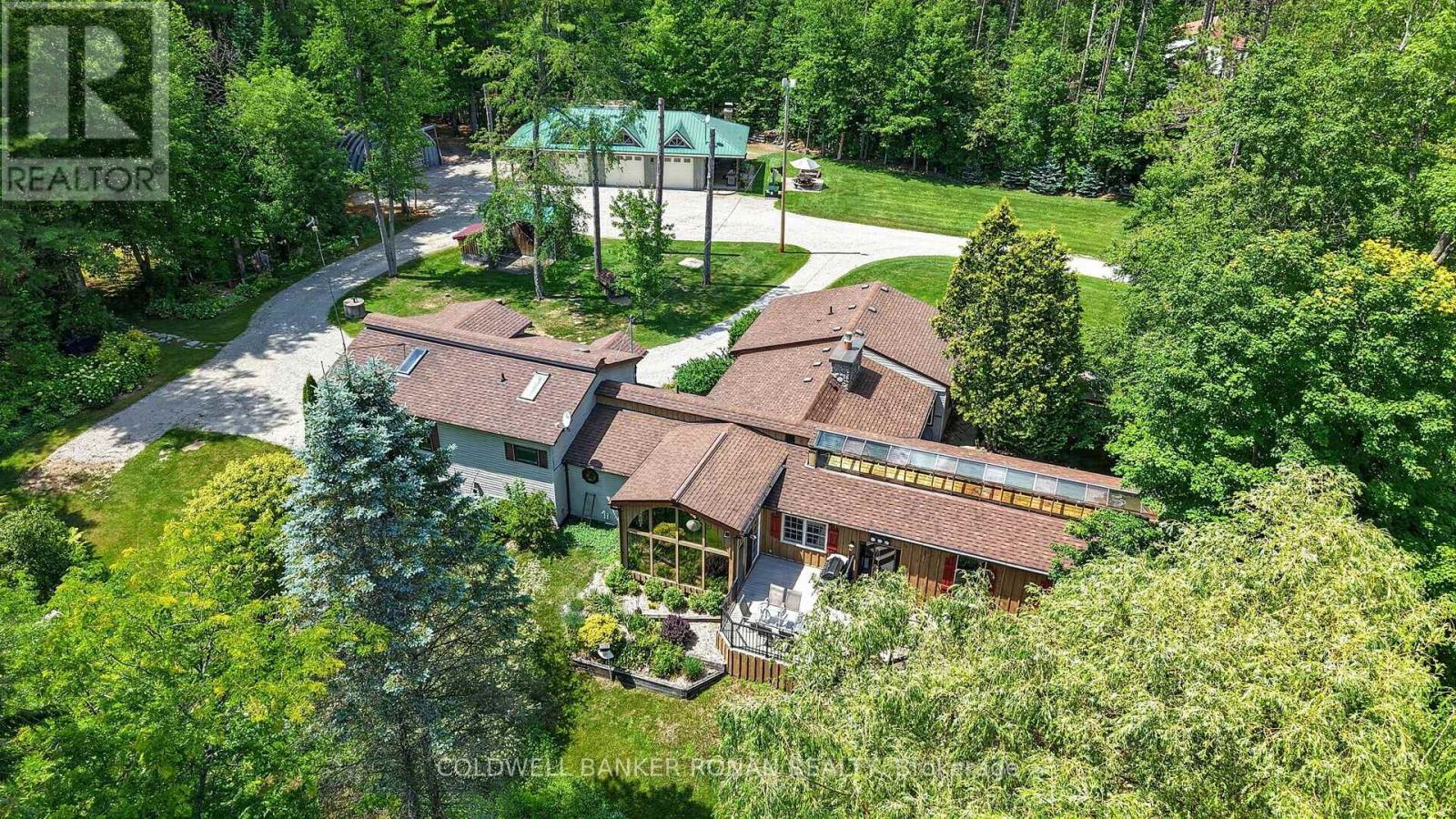 7616 5th Line Property Photo 1