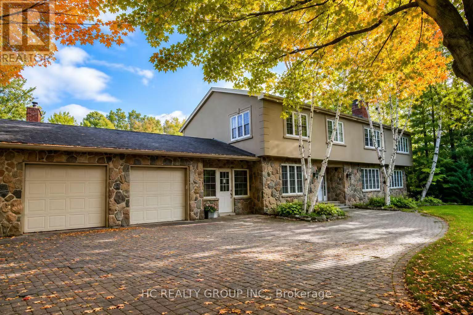 16 Bernadotte Drive Property Photo 4