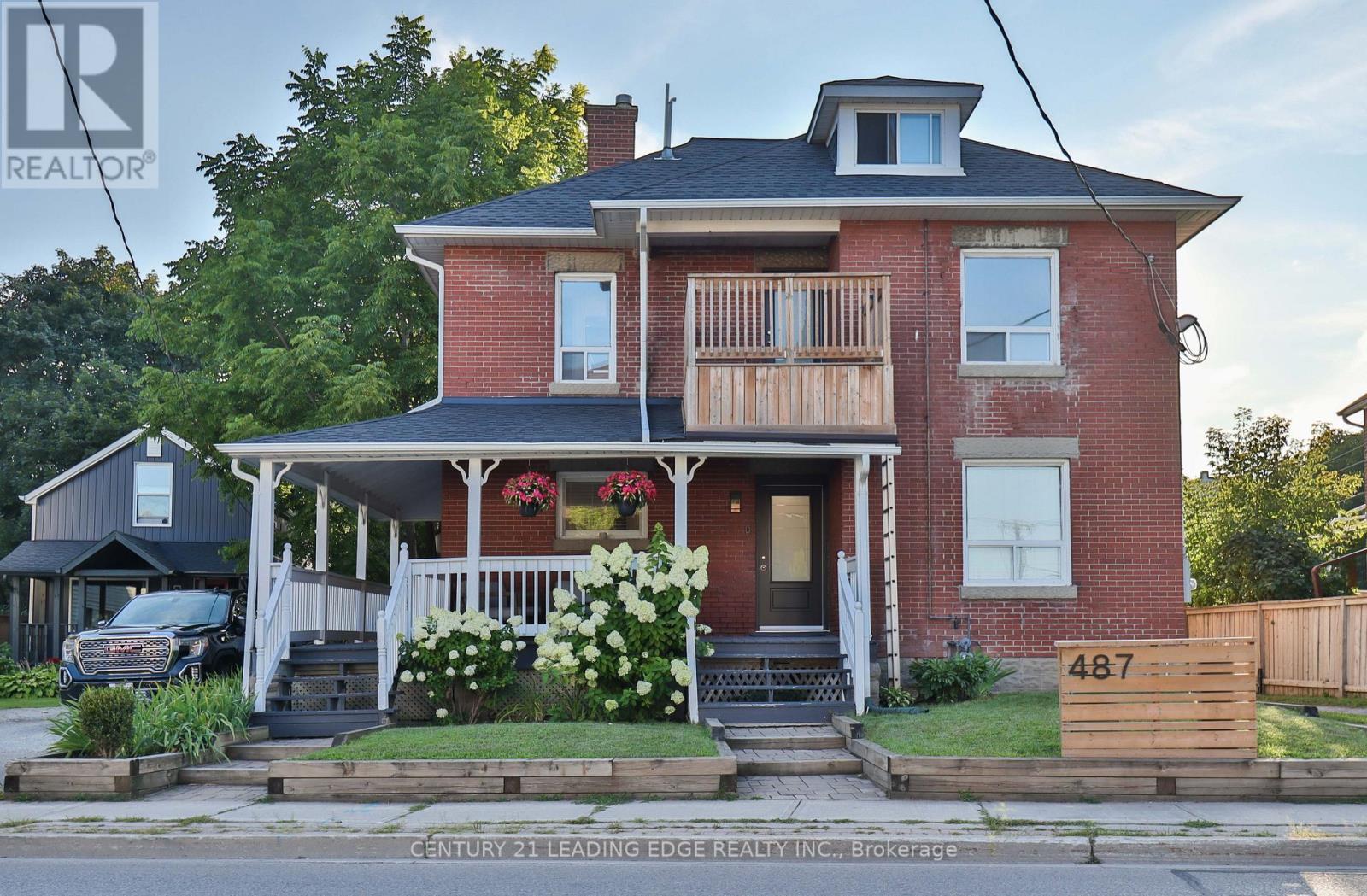 A - 487 EAGLE STREET Property Photo 1