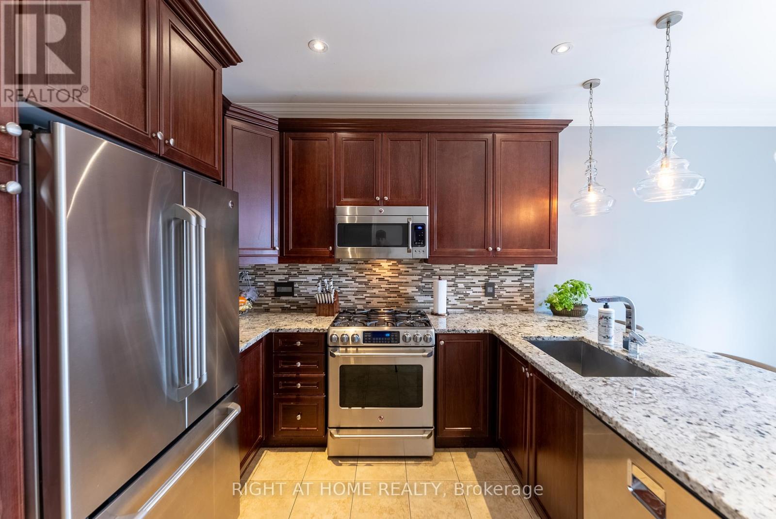 1660 Moyer Avenue Property Photo 13