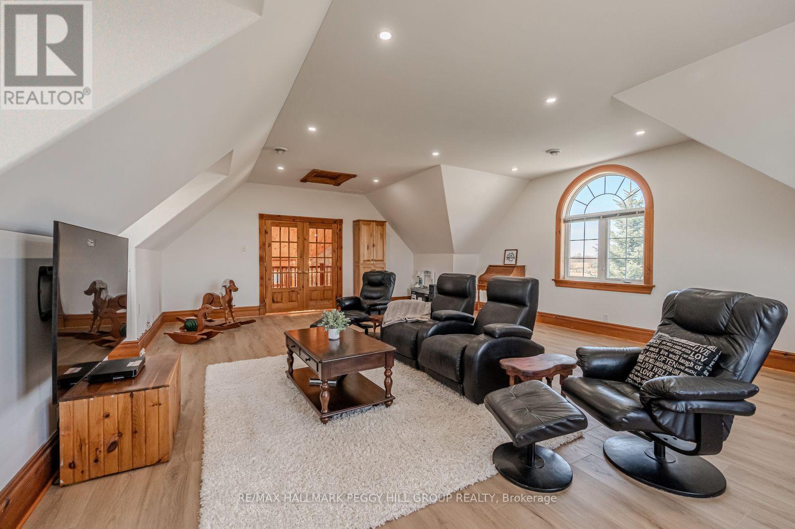 8464 6th Line Property Photo 14
