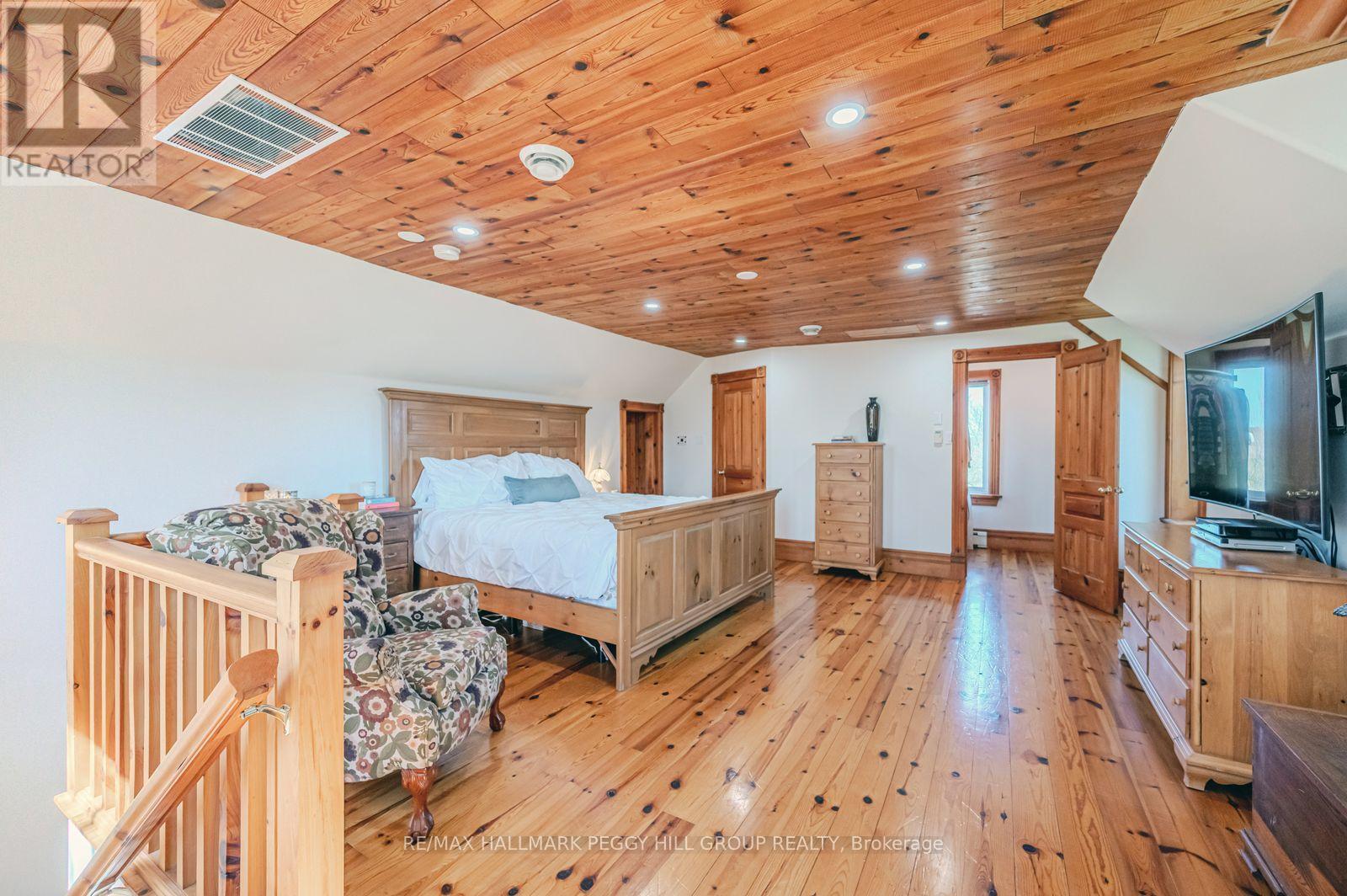 8464 6th Line Property Photo 15