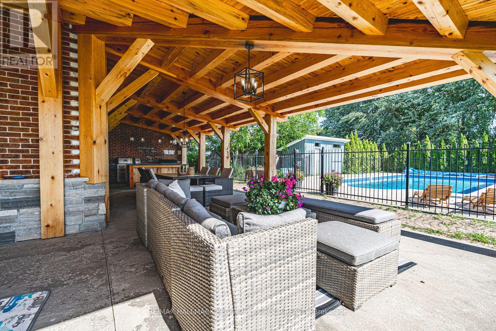 8464 6th Line Property Photo 17