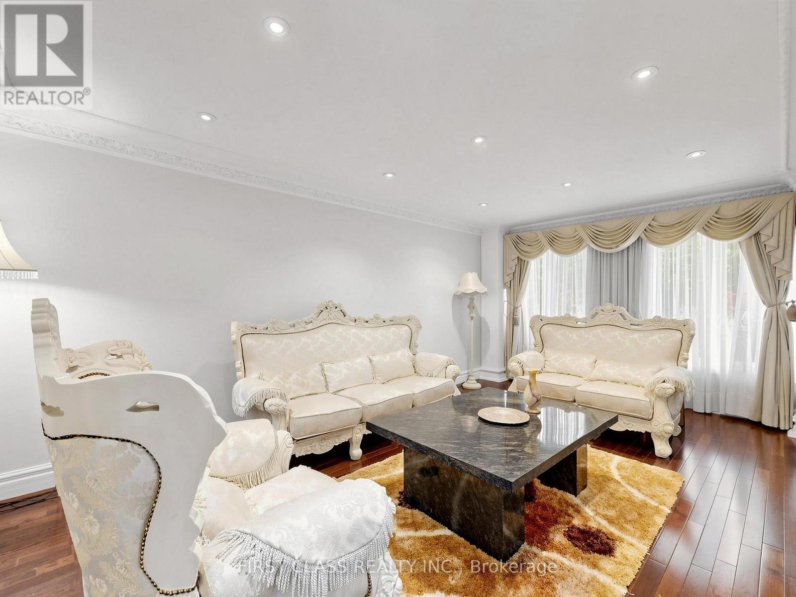 9 Westpoint Court Property Photo 4