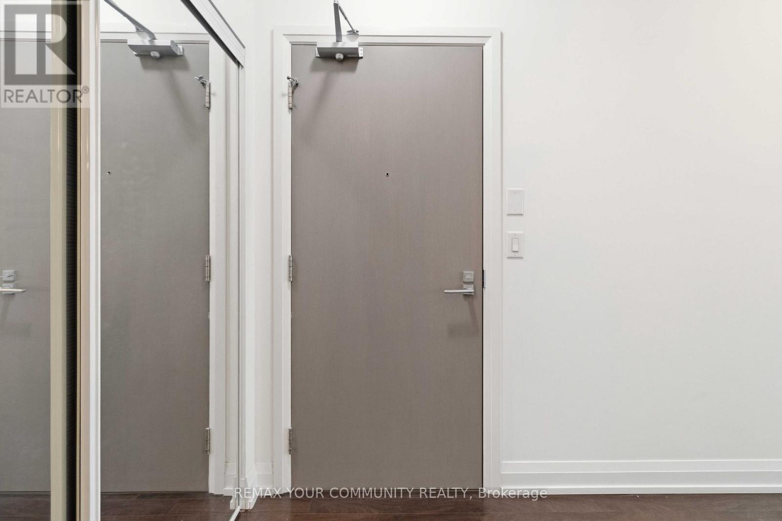 418 - 7167 Yonge Street Property Photo 5