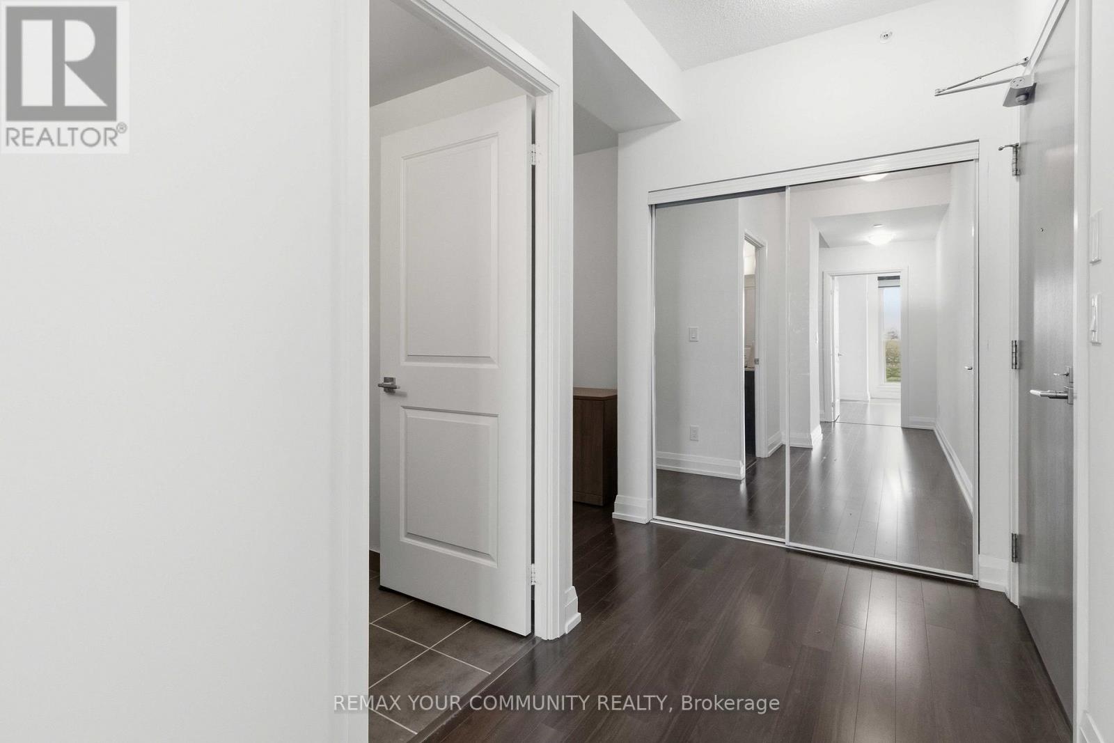 418 - 7167 Yonge Street Property Photo 6