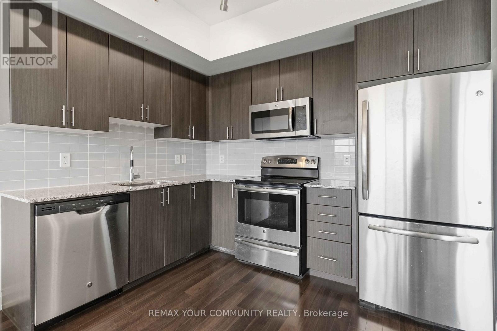 418 - 7167 Yonge Street Property Photo 8