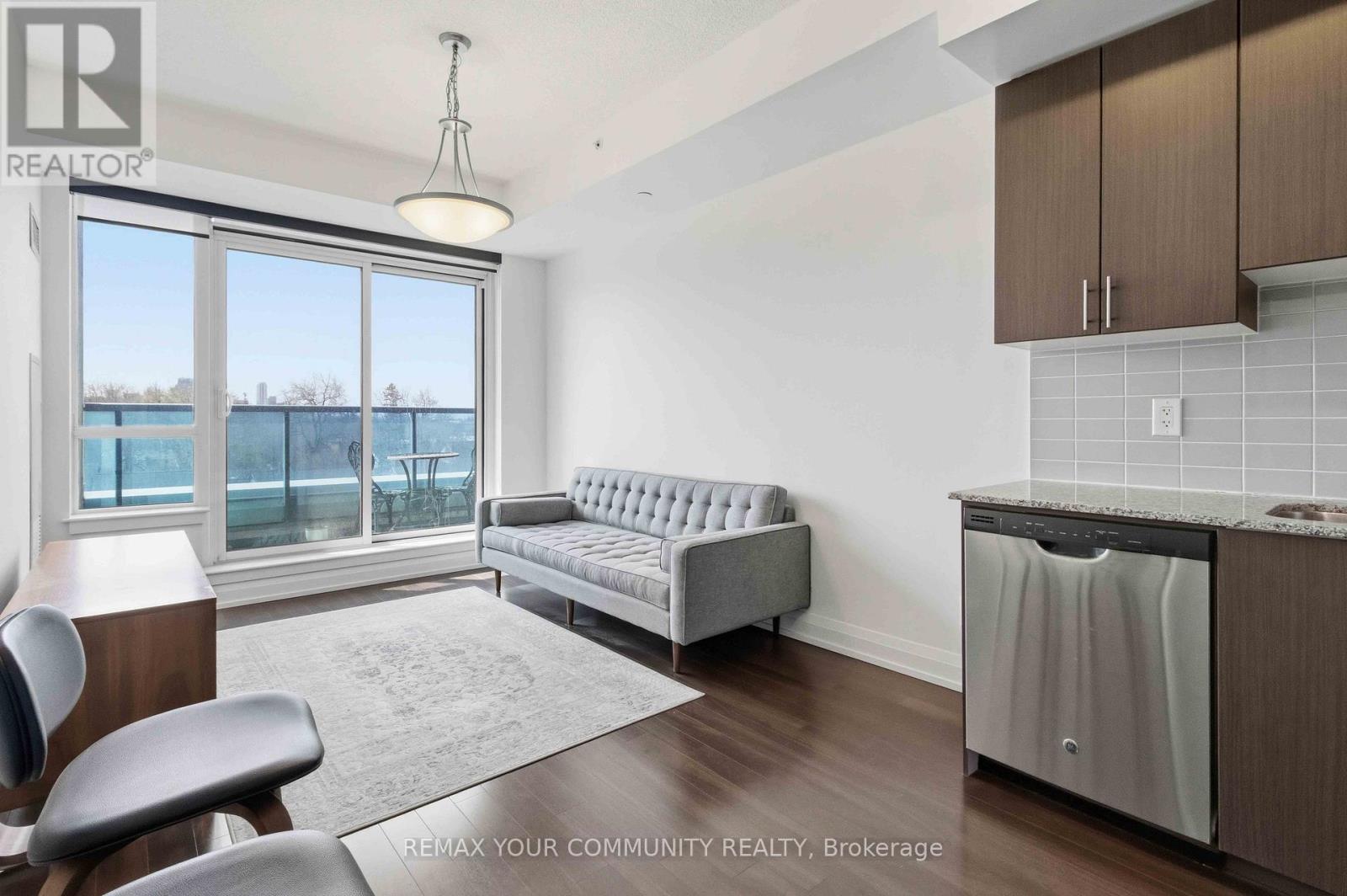 418 - 7167 Yonge Street Property Photo 11