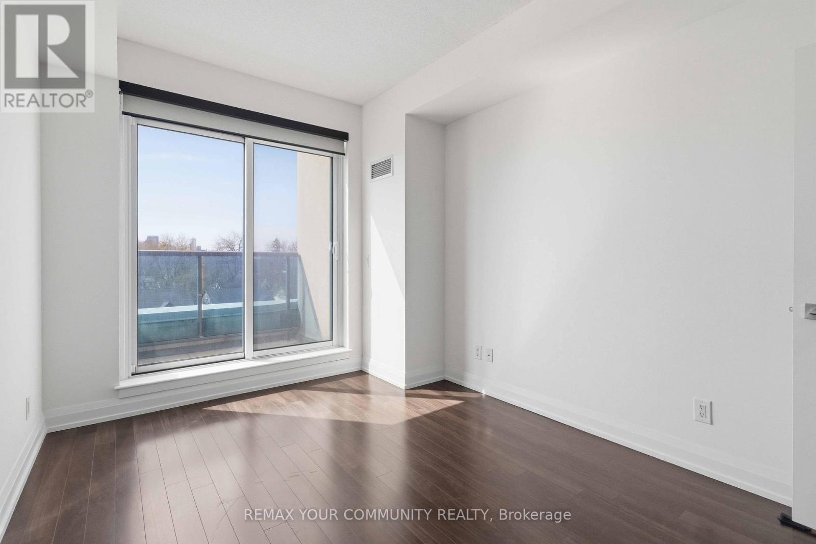 418 - 7167 Yonge Street Property Photo 13