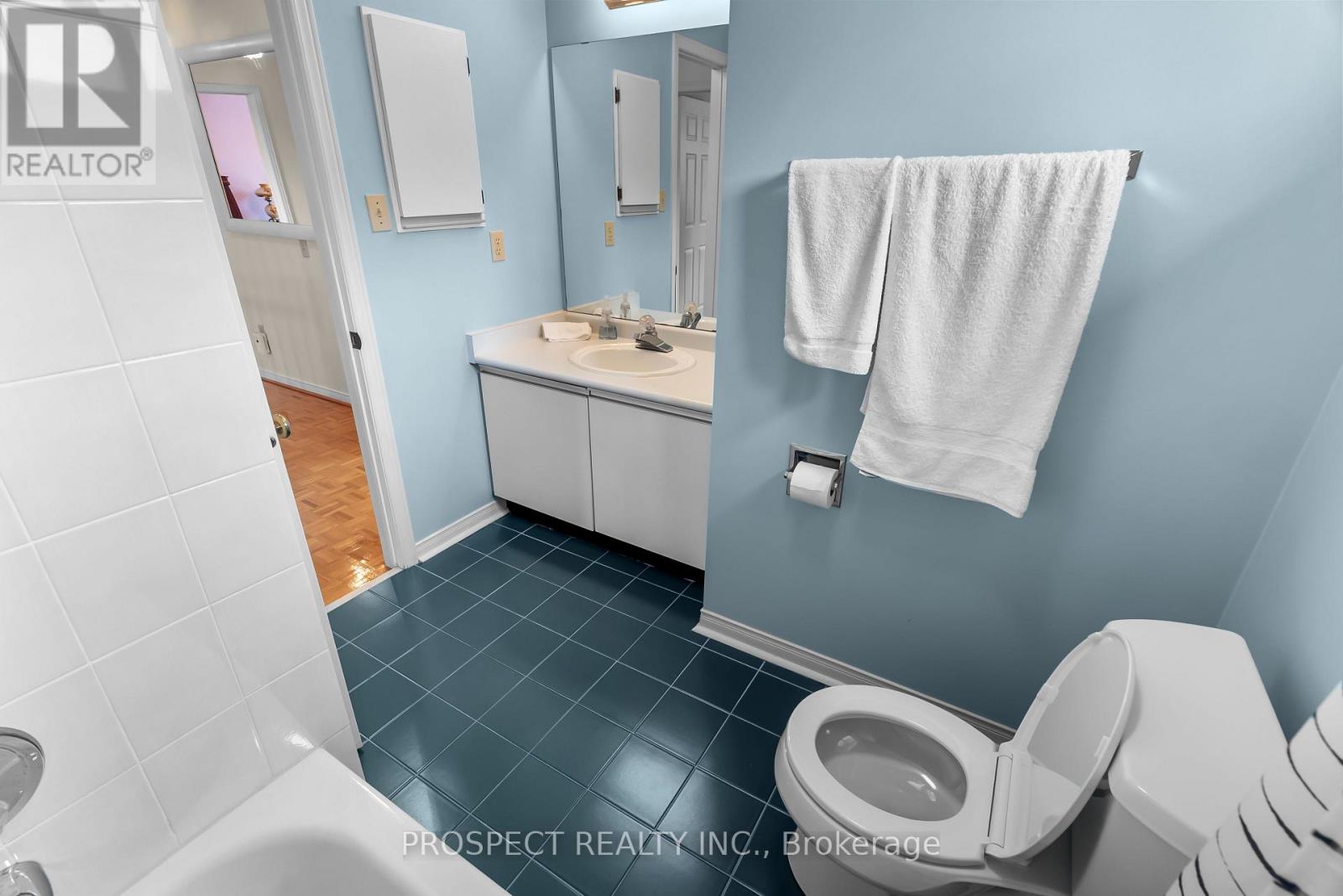 9 Wheatley Road Property Photo 24