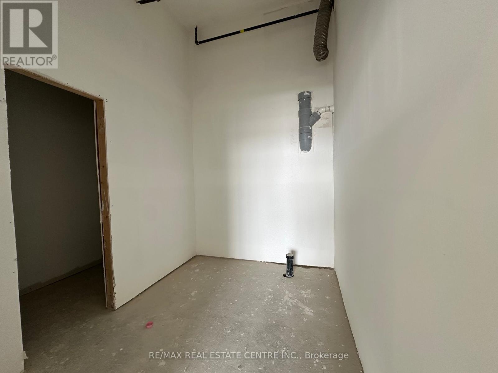 3 - 200 Dissette Street Property Photo 9
