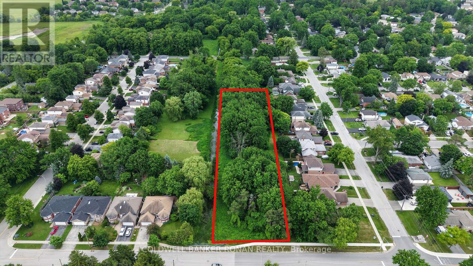 15 English Drive Property Photo 1