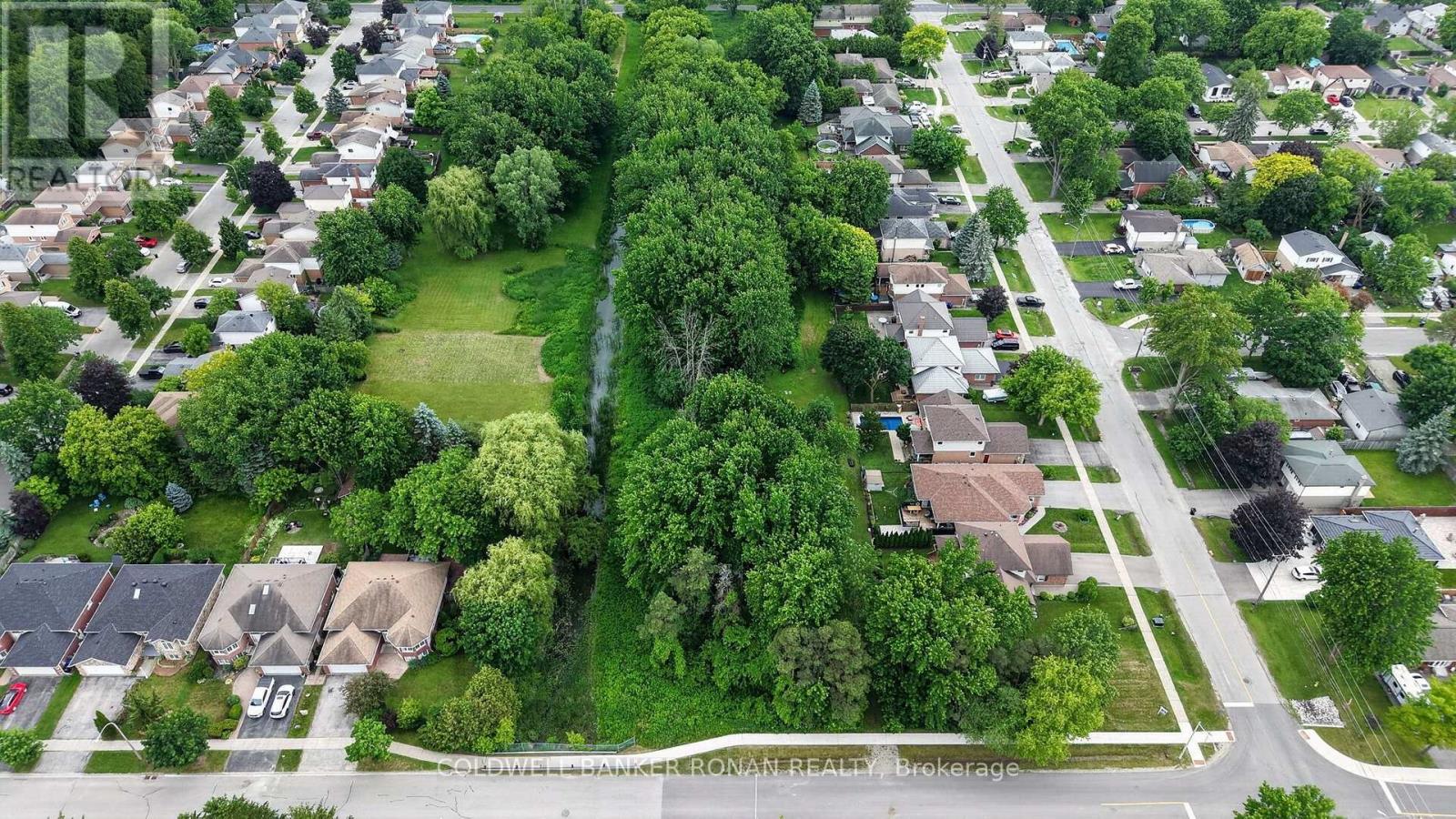 15 English Drive Property Photo 17