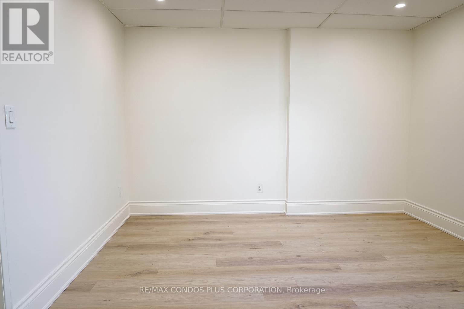 Unit 3 (second Floor) - 260 Regina Road Property Photo 6