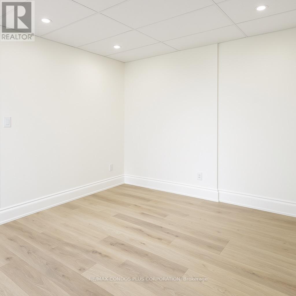 Unit 3 (second Floor) - 260 Regina Road Property Photo 10