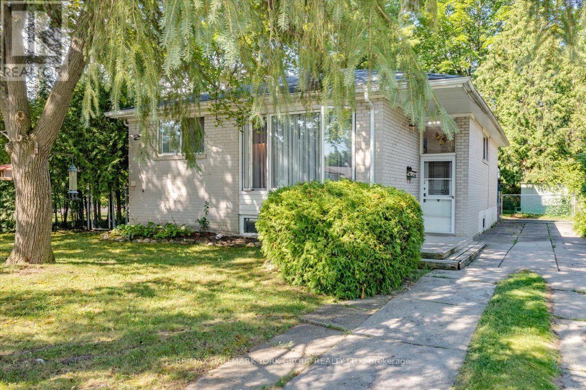 2 Corbett Crescent Property Photo 1