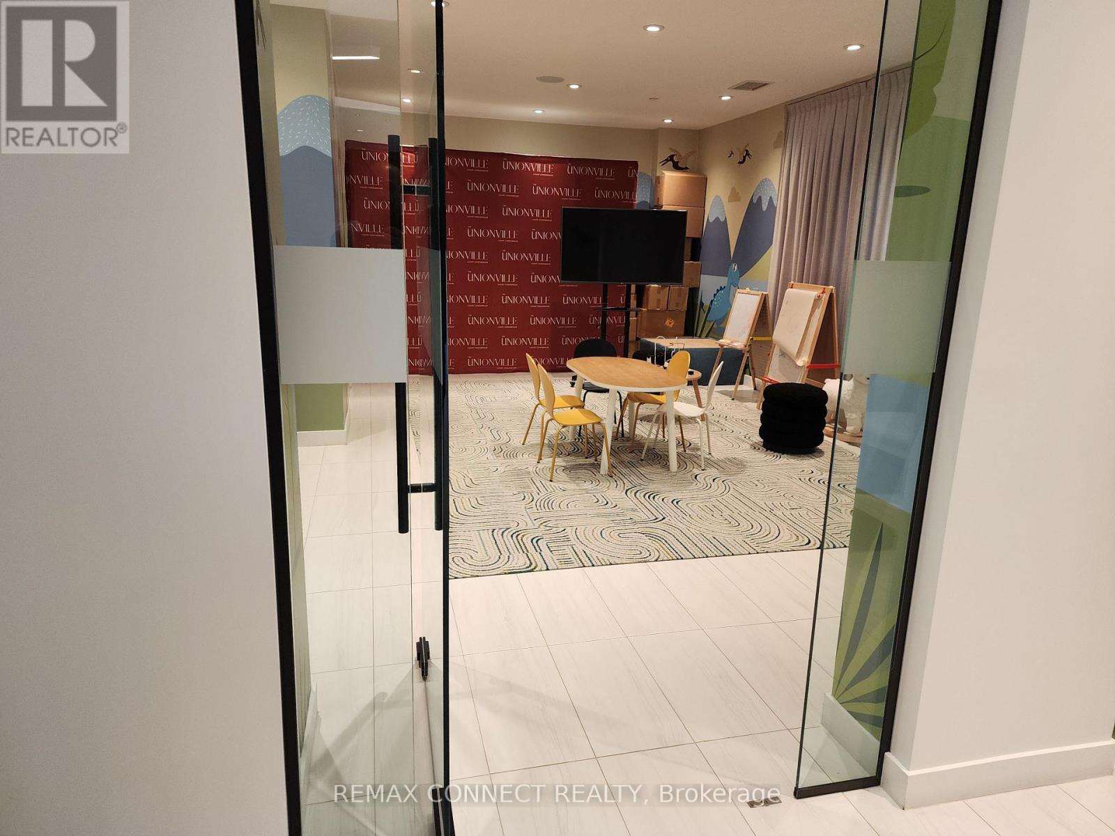 60 South Town Centre Boulevard #a,b,c,d Property Photo 8