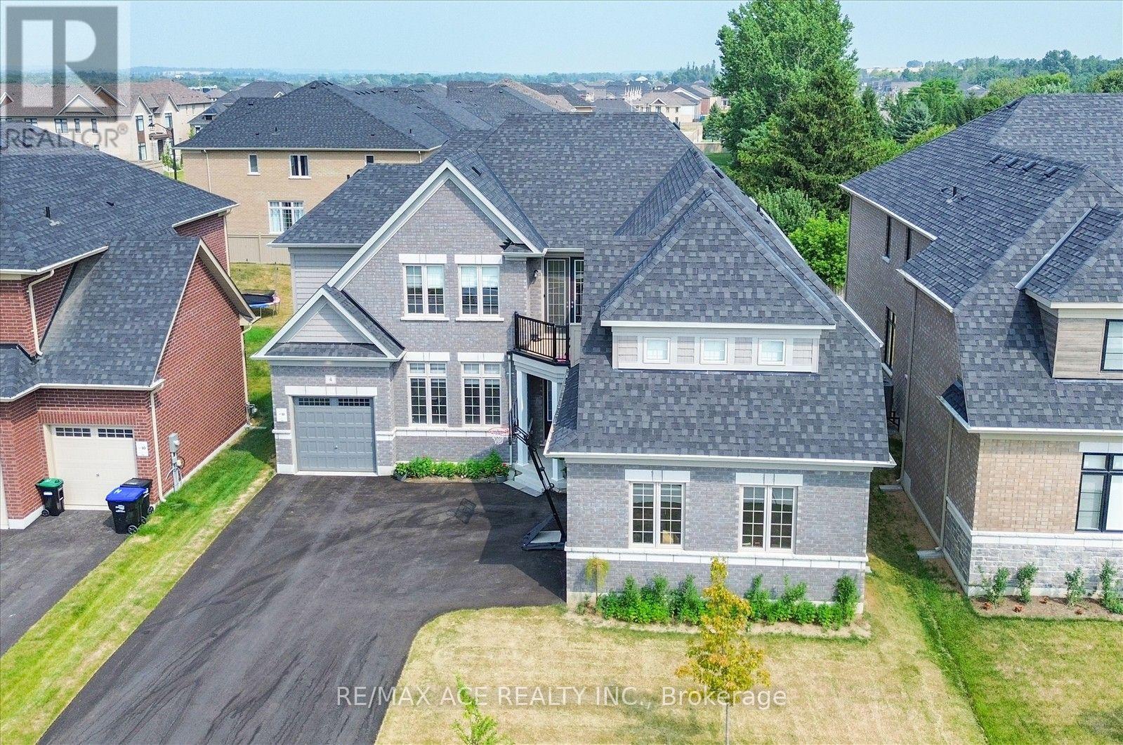 4 Emerald Grove Property Photo 2